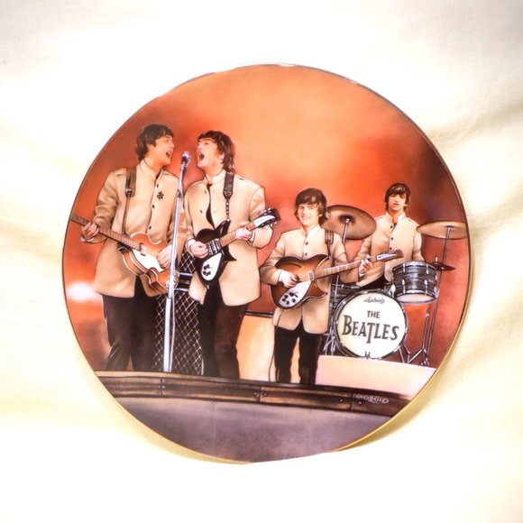 Delphi Other - The BEATLES *** The BEATLES at Shea Stadium *** Collectors Plate No. 742B